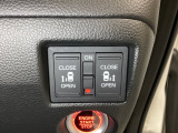 リアドアは乗り降りに便利な両側電動スライドドアです。また運転席に座っていながらスイッチ操作で自在にスライドドアを開け閉めできます。