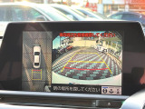【パノラミックビューモニター】専用のカメラにより、上から見下ろしたような視点で360度クルマの周囲を確認することができます☆死角部分も確認しやすく、狭い場所での切り返しや駐車もスムーズに行えます。