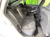 後部座席も気になるようなキズ・汚れやへたり等、大きなダメージはなく、良好な状態です。