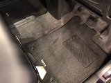 嬉しい純正フロアマット付き♪ 状態も良好です(^^♪