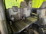 3列目シートはもちろん状態良好☆大人でもゆったりと座って頂けますので、大人数でのお出かけもラクラクです♪ご家族で、気の知れた仲間で、ドライブに行くのが楽しみですね♪