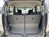 普段のお買い物や通勤、送迎等に十分な荷室スペースを確保しております。セカンドシートを倒すと、大きな荷物の積載も可能です♪