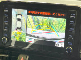 【パノラミックビューモニター】専用のカメラにより、上から見下ろしたような視点で360度クルマの周囲を確認することができます☆死角部分も確認しやすく、狭い場所での切り返しや駐車もスムーズに行えます。