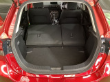 リヤシートを両方とも倒してしまえば、こんなにラゲッジスペースが広くお使いいただけます!