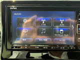 CD・DVD・フルセグTV・ミュージックサーバーが楽しめ、USB・Bluetoothにも対応しています。