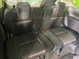 3列目シートはもちろん状態良好☆大人でもゆったりと座って頂けますので、大人数でのお出かけもラクラクです♪ご家族で、気の知れた仲間で、ドライブに行くのが楽しみですね♪