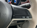 【ステアリングスイッチ】運転中に前方から目線をそらすことなくオーディオ等の操作が可能な便利機能!安心&快適なドライブを演出してくれます。