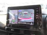 車を上から見下ろしているかのような映像で周囲の状況を確認できるアラウンドビューモニター。狭い駐車場や駐車が苦手な方でも安心。
