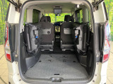 後席を格納すると、これだけの広さが!シーンに合わせたシートアレンジで、大きな荷物も積むことが出来ます♪