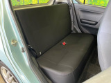 後部座席も気になるようなキズ・汚れやへたり等、大きなダメージはなく、良好な状態です。