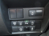 パワースライドドアなど各機能のスイッチは運転席から操作ラクラク。