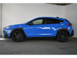 スバルの4WD(AWD)は直進安定性に優れ、日常走行から高速走行まで、さまざまなシーンで安心感に満ちた走りが愉しめます。それは悪路や泥道など左右のタイヤの路面状況が異なるシーンでも変わりません。