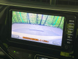 【バックカメラ】駐車時に後方がリアルタイム映像で確認できます。大型商業施設や立体駐車場での駐車時や、夜間のバック時に大活躍!運転スキルに関わらず、今や必須となった装備のひとつです!