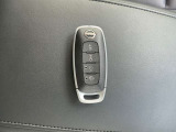 プロパイロットリモートパーキングは狭い場所でも乗車せず前後出来ます。