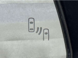 車線変更時の後方確認をアシストしてくれるブラインドスポットモニター!ドアミラーの死角を検知してくれるから車線変更もスムーズです。