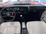 4速マニュアル・V8エンジン。走りを楽しめる1台