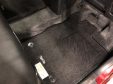 嬉しい純正フロアマット付き♪ 状態も良好です(^^♪