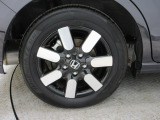 アルミホイール付きで足元もスタイリッシュに!