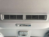 リアシーリングファンからの送風により車内の空気を循環させ、エアコンの効きにくいハイルーフの車内を快適空間に出来るのも喜ばれるポイントの一つで。