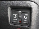 ◆両側電動スライドドア◆狭い駐車場でも乗り降りが楽々♪お子様が隣の車にドアを当ててしまう心配もございません!小さなお子様連れの方もこれで安心。