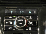 車内空調は&rdquo;AUTOエアコン&rdquo;にお任せ。運転に集中出来ますよ!