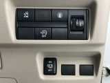 運転席スイッチ部 人気装備のオートスライドドア付き(片側)