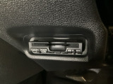 ハンドルの左下にETCがついています。高速道路の料金所の通過も楽々です。 カードの取り出しもしやすい場所についています。