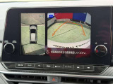 駐停車には便利なアラウンドビューモニター搭載。サイドモニターの切り替えも可能です。