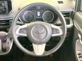 ステアリングも使用感が少なく、きれいな状態となっております♪