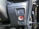 【片側電動スライドドア】リモコンや運転席のスイッチ操作のほか、ドアハンドルを少し引くだけでリアドアが自動開閉します♪