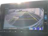 ◆◆バックカメラの画像です。ガイドラインがスムースな車庫入れをサポートいたします!車庫入れの安心感がアップしますね☆
