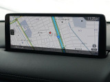 マツダコネクトの10.25インチワイドセンターディスプレイです。『Android Auto』『Apple CarPlay』や独自のコネクテッドサービスに対応したインターフェイスシステムです。