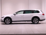 最初にご案内として、Volkswagen博多 認定中古車センターと調べて頂きましたら、より詳しく当店舗のお車やその他情報が見れる事ができますので、ぜひともご覧ください!!