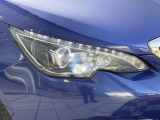 ●LEDヘッドライト:夜間走行時も良好な視界を確保し安心して運転できる高輝度LEDヘッドライトを装備!点灯速度が早く、消費電力も抑えられています。