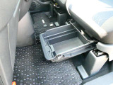 助手席シートの下にはアンダーボックスも装備してます★