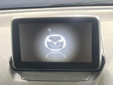 【マツダコネクトナビ】車内の雰囲気にマッチした一体型タイプのナビ。各種車輌設定やBluetooth再生等、様々な機能が楽しめます。直感的なダイヤル操作が可能で、使い勝手も良好です。