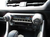 オートエアコン対応しております。納車時にはエアコンフィルターは交換お渡しになります。