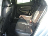 ブラックレザーです。後部シートもしっかりとした造りです。