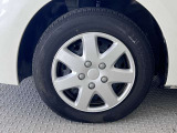 【純正ホイールキャップ装備】純正なのでバチっと決まっていてかっこいいですね☆