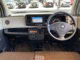 インパネ周りはこのように機能的にまとまっています。クリーニング済みで室内もキレイです。