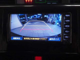 バックガイドモニターで、後方を確認しながら安心して駐車することができます。運転初心者も熟練者も必須の機能ですよ!