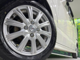 【14インチアルミホイール】外観にマッチしたアルミホイールを装着しております。各種アルミホイールや、スタッドレスタイヤも取扱いしております。是非ご相談ください♪
