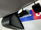 日産純正2ドラレコタイプを装着。フロントと車内を録画してくれるドライブレコーダー付き!