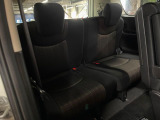 3列目シートはもちろん状態良好☆大人でもゆったりと座って頂けますので、大人数でのお出かけもラクラクです♪ご家族で、気の知れた仲間で、ドライブに行くのが楽しみですね♪