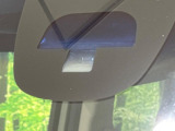 【シティブレーキアクティブシステム】低速走行中に前方の車両等を認識し、衝突しそうな時は警報とブレーキで衝突回避と被害軽減をアシスト。より安全にドライブをお楽しみいただけます。