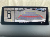狭い場所での駐車やすれ違いなどでより的確な運転操作に役立つ360&deg;ビューモニターが装備されています
