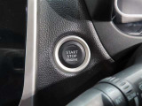 スマートキー装備車なので、キーを取り出さなくてもエンジン始動が可能です。