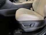 パワーシート搭載。微妙な調整が手軽にでき、ピッタリなポジションで運転することが可能です。