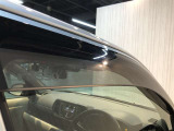 雨の日でも窓を開けたい時ってありますよね?サイドバイザーがついてると良いんですよ♪