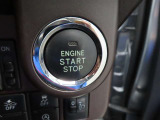 プッシュスタートです。エンジンの始動、停止がワンタッチ操作で出来ます。